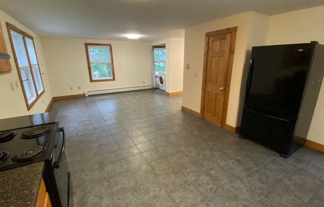 4 beds, 1 bath, $3,500, Unit 279 Unit 2