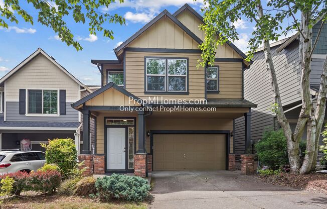 Light & Bright Three Bedroom Home in Aloha!