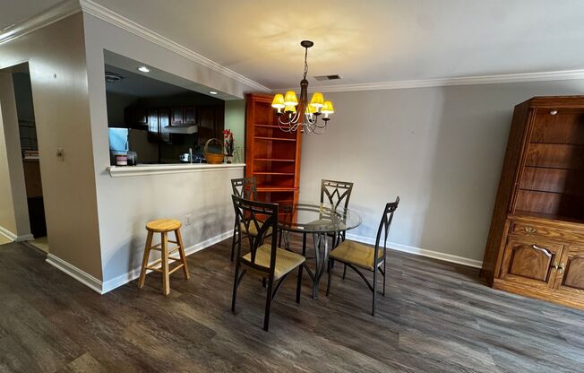 Furnished 2BR, 2BA Condo with Backyard in Arlington