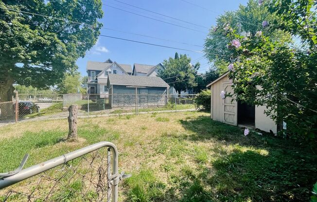 Charming 2 Bedroom Home with Great Storage and Convenient Location!