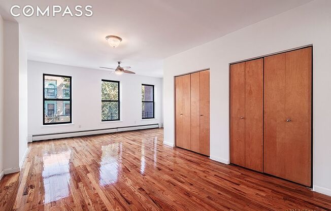 404 CLASSON AVE