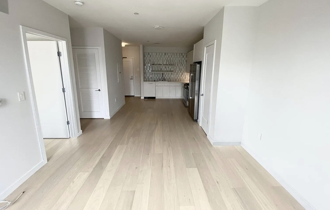 2 beds, 1 bath, 745 sqft, $4,350, Unit 501