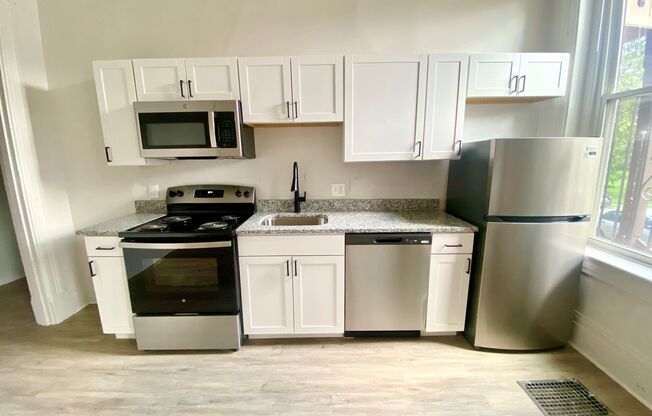 2 beds, 1 bath, 1,200 sqft, $1,700, Unit Unit 1