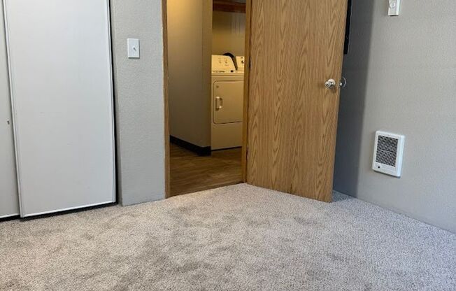 2 beds, 2 baths, 1,070 sqft, $1,675, Unit 18-201