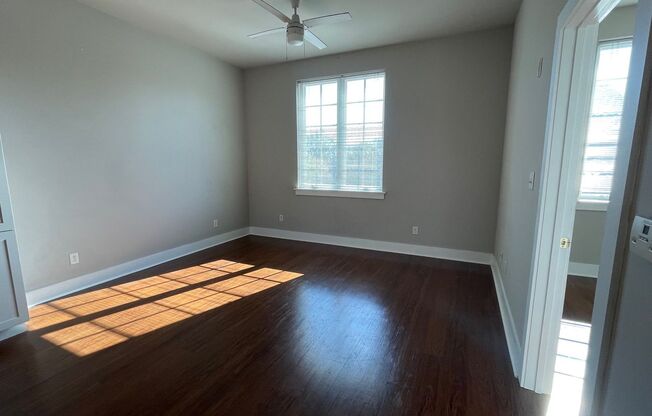 1 bed, 1 bath, 620 sqft, $985, Unit 203