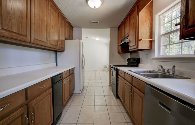 3 beds, 2 baths, $1,600