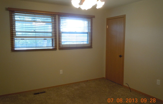 3 beds, 2 baths, $1,495