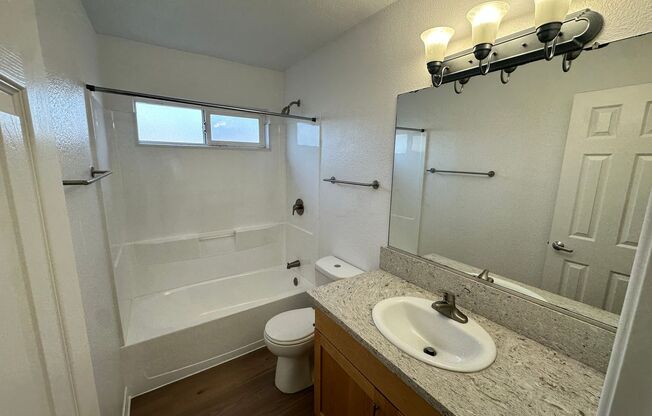 2 beds, 1 bath, 900 sqft, $2,720, Unit 0108