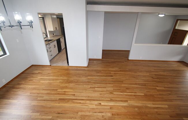 FULLY RENOVATED 3 BED, 2 BATH BELLEVUE HOME W GARAGE AVAILABLE NOW!