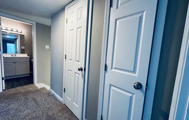 3 beds, 1.5 baths, 1,002 sqft, $1,395, Unit H-151