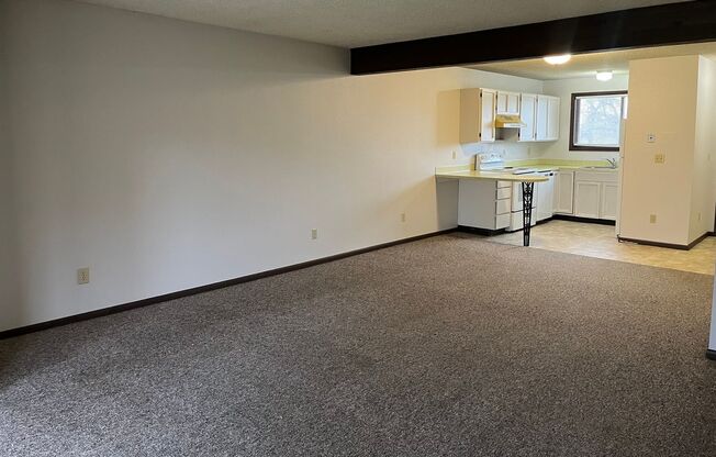 2 beds, 1 bath, $850, Unit 0001