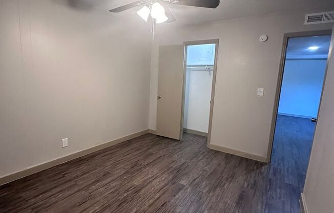 2 beds, 1 bath, 720 sqft, $980, Unit D201