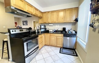 4 beds, 1 bath, $2,800, Unit 3