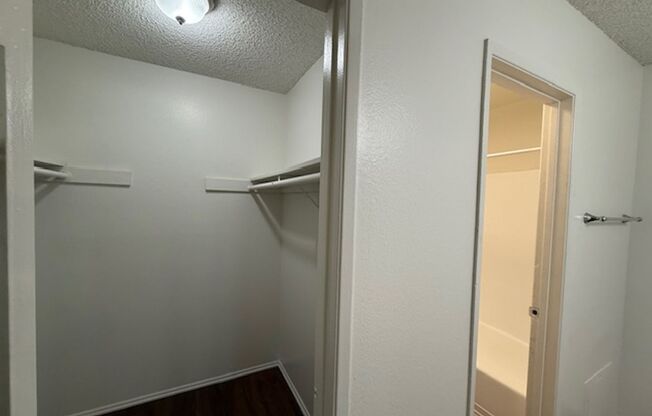 1 bed, 1 bath, 716 sqft, $2,100, Unit P002