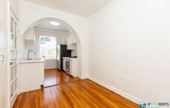 Pacific Heights: Remodeled Massive 1 Bedroom Apartment w/ View & Laundry Onsite near Polk/Fillmore/Union Streets