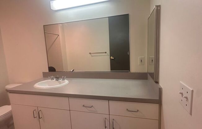 1 bed, 1 bath, 631 sqft, $2,350, Unit 1023-302