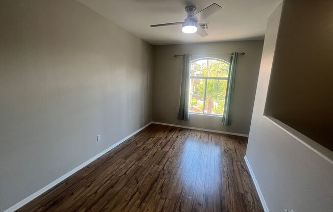 2 beds, 2 baths, $2,000, Unit # 201