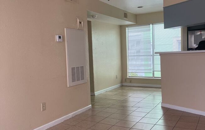 1 bed, 1 bath, $1,000, Unit 104