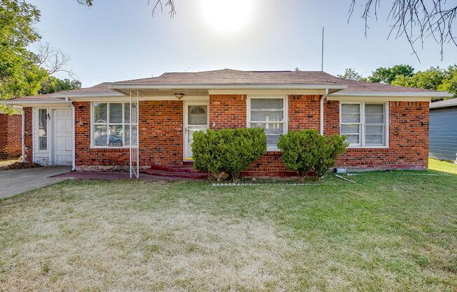Ready for New Tenants-  4 Bed, 1 Bath Home in Richland Hills, Large Backyard, Birdville ISD- 76118