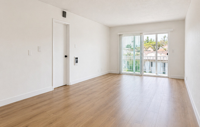 347 E. Plymouth Inglewood, CA 90302