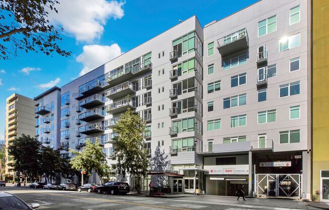 Contemporary Loft Living in South Park: Stylish Unit with Resort-Style Amenities and Prime DTLA Location