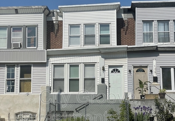 5748 N 7 ST
