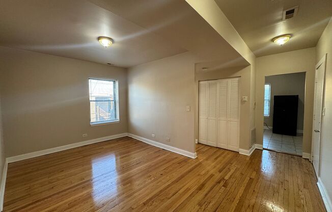 2 beds, 1 bath, $1,150, Unit 4840 #2N