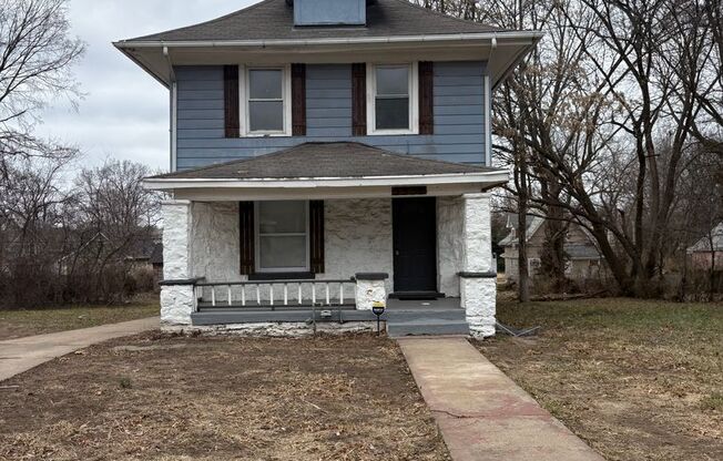 Large 3 bedroom house available