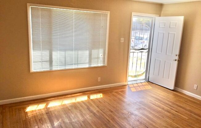 Great 3 bed 1.5 bath House with Garage in Richmond -- COMING SOON !!!