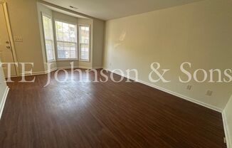 Beautiful Townhome in Central Location