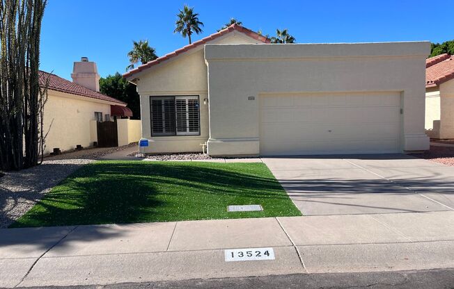 Adorable light and bright! 3Bedroom/2Bath Scottsdale Home!