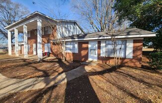 (RCH-41) 207 Cloverleaf Apartments