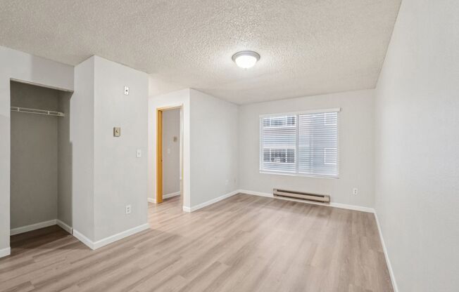 2 beds, 1 bath, 687 sqft, $1,950, Unit A404