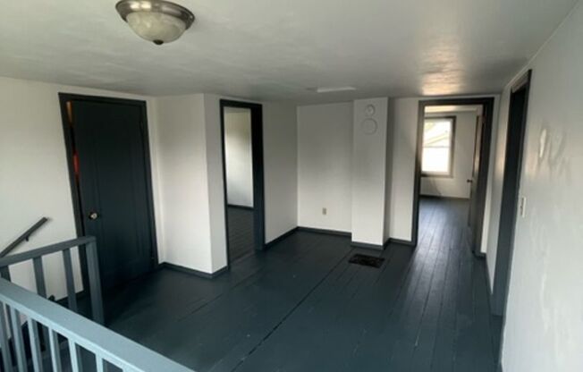 3 beds, 1 bath, $1,250