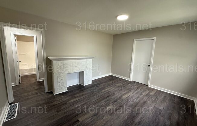 $1245 - 4 bedroom / 1 bathroom - Beautiful Remodeled Single Family Home