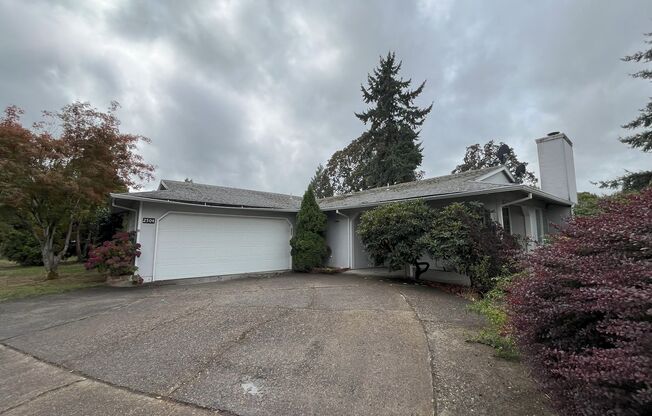 Single level 3 bed, 2 bath home in Hillsboro! Pet friendly! Garage & fenced yard! Large lot! Covered patio and Washer/Dryer hookups!