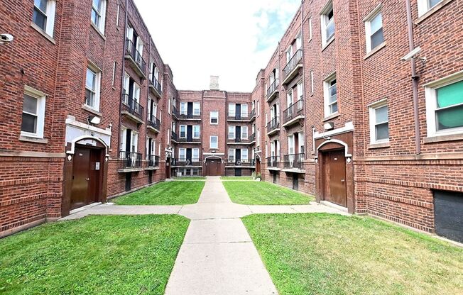 Studio, 1 bath, 350 sqft, $995, Unit 6106-3E