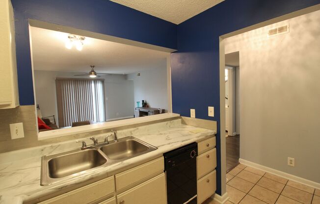 2 beds, 2 baths, $750