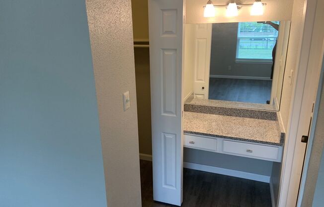 2 beds, 1 bath, $1,500, Unit #208