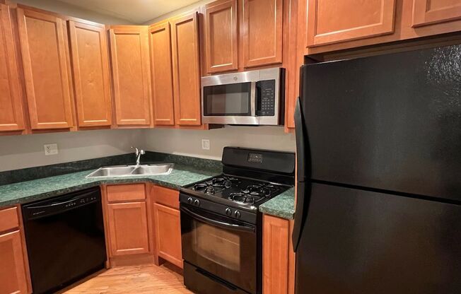 Well-Maintained West Rogers Park Apartments With Two Baths