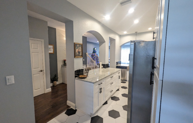 2142 PARK CRES DR
