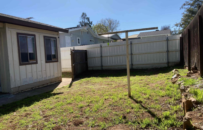 225 LENTO LN