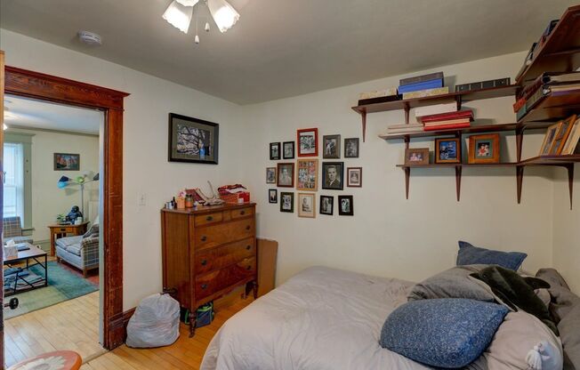 3 beds, 1 bath, $1,650