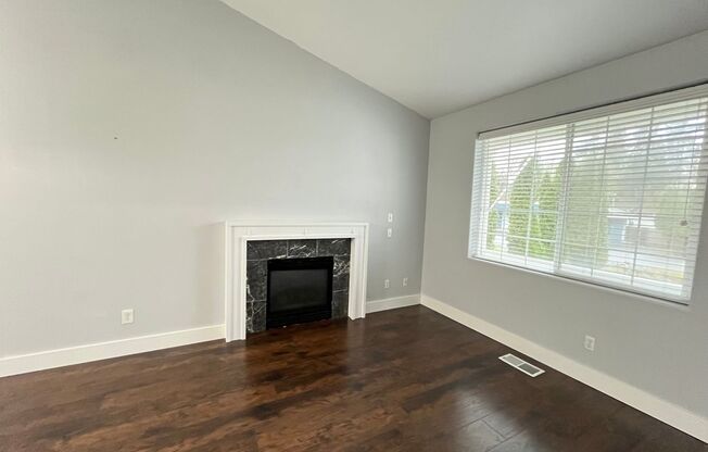 Fabulously Updated 4 Bed + 2.5 Bath Home is Beaverton!! 2 Car Garage and Fenced Backyard!