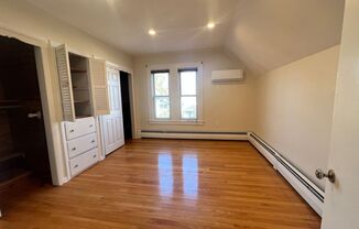 2 beds, 1 bath, $1,319, Unit Unit 2