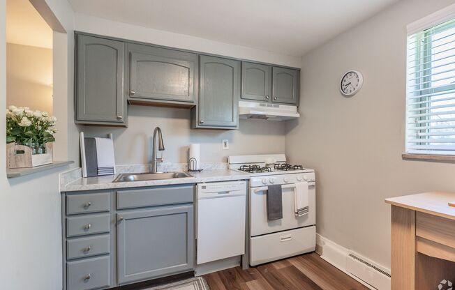 Cloverleaf Village Apartments
