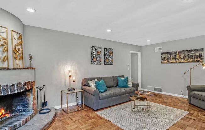 2125 Santa Clara Ave