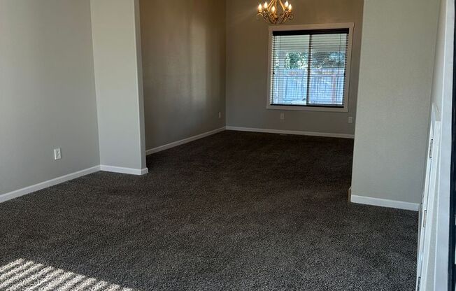 Extra Large Home For Rent, 4 Bedrooms!
