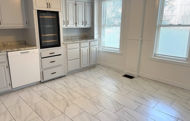 663 E 5 ST