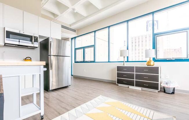Studio, 1 bath, 410 sqft, $1,180, Unit 415